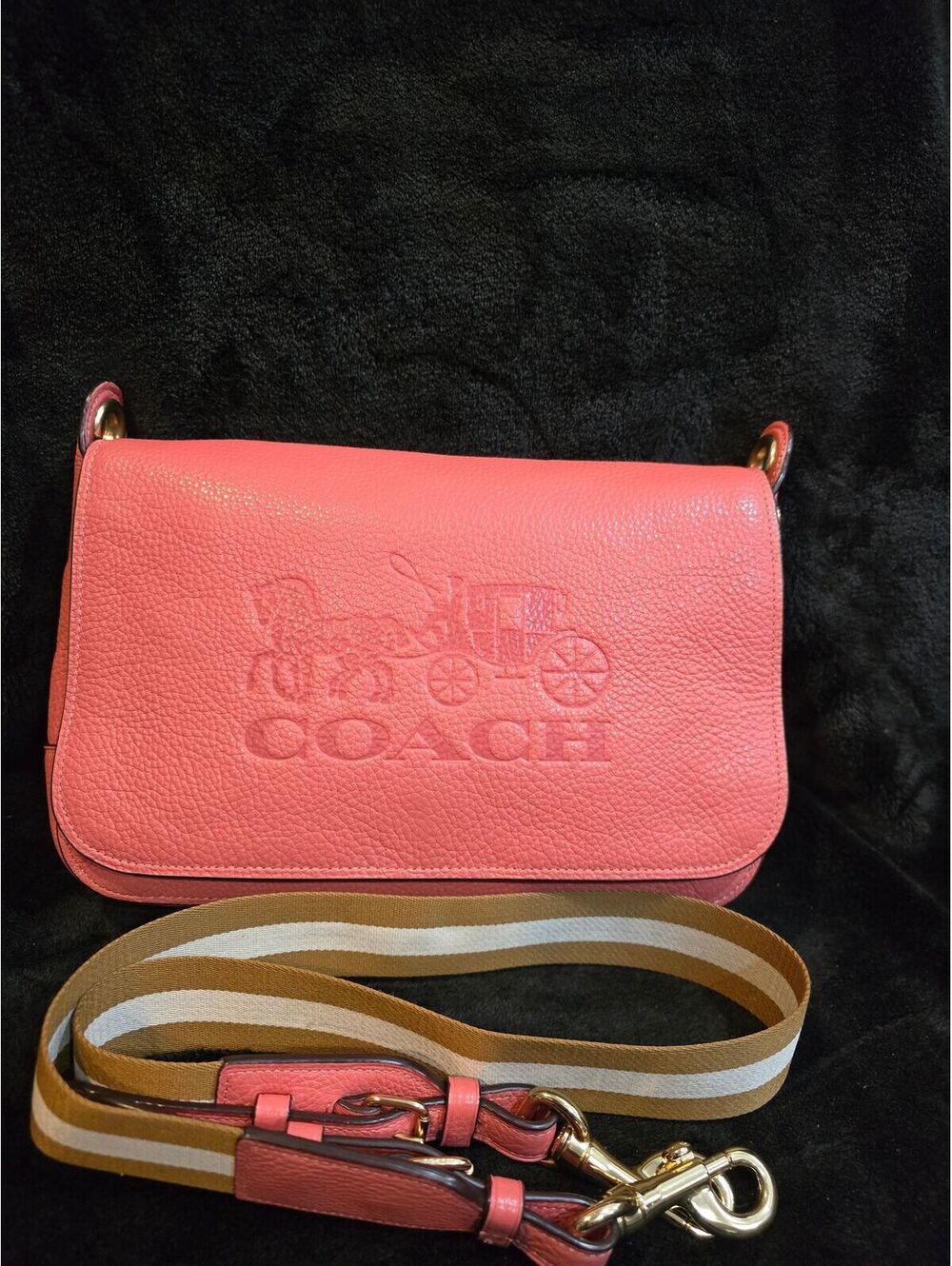 158. 2020 Coach Jes Messenger Crossbody Bag (Coral)